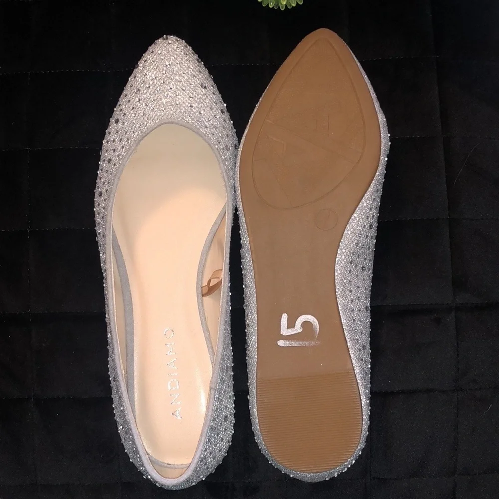 Women's Silver Glitter Pointed-Toe Flats - Picture 4 of 5